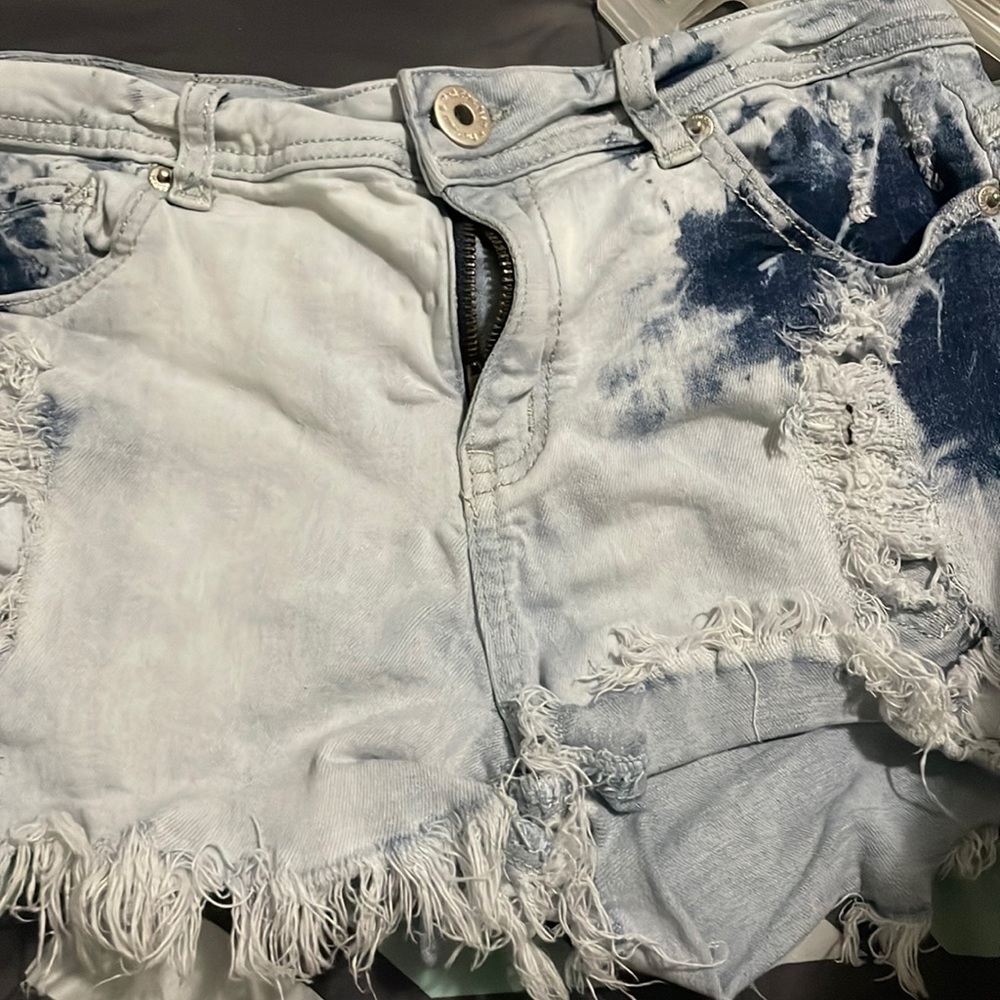 Cute denim shorts.